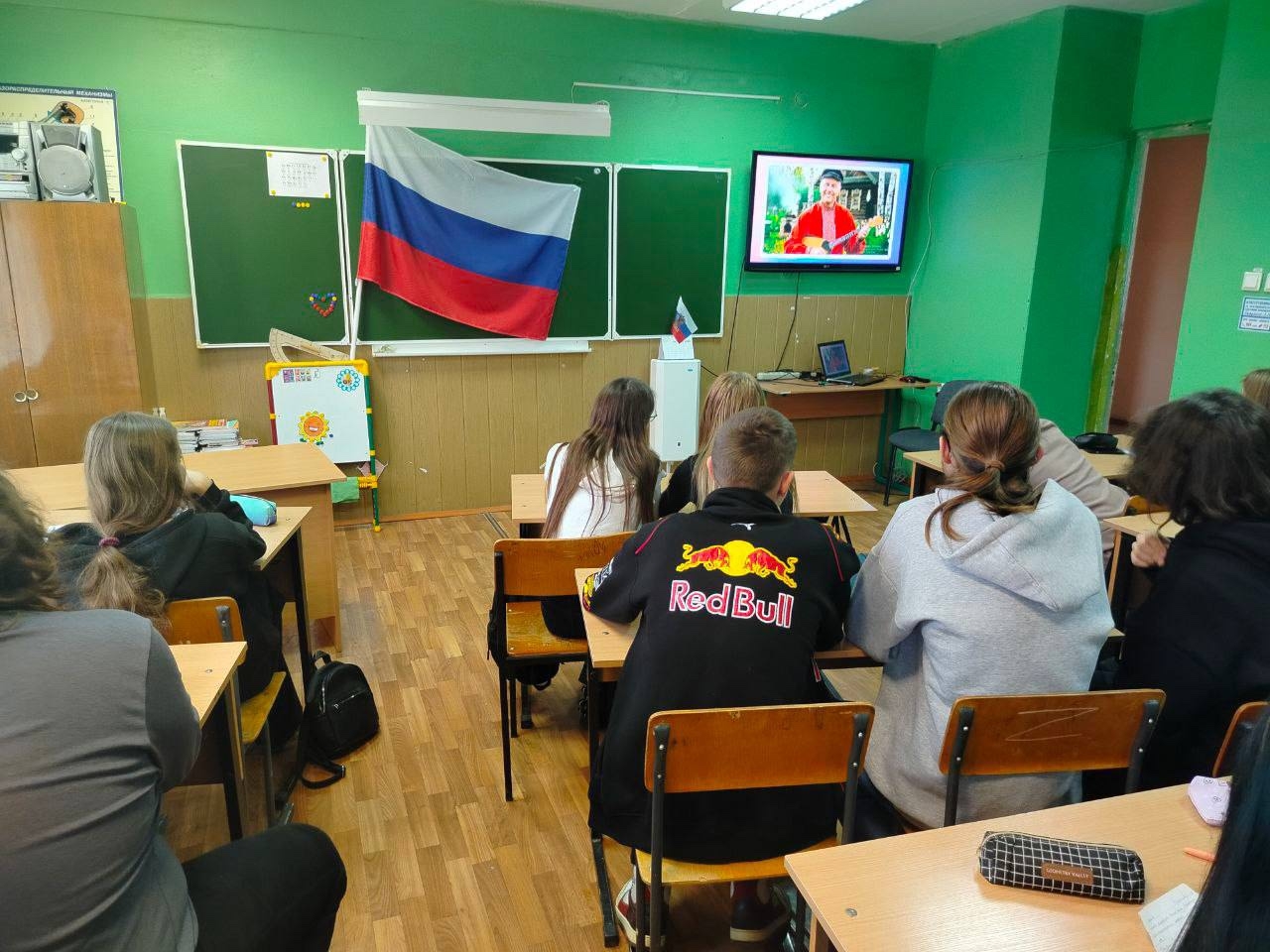 🇷🇺🤝 День народного единства в #ТСХК_Венев!
Студенты приняли участие в классном часе, посвященном Дню...