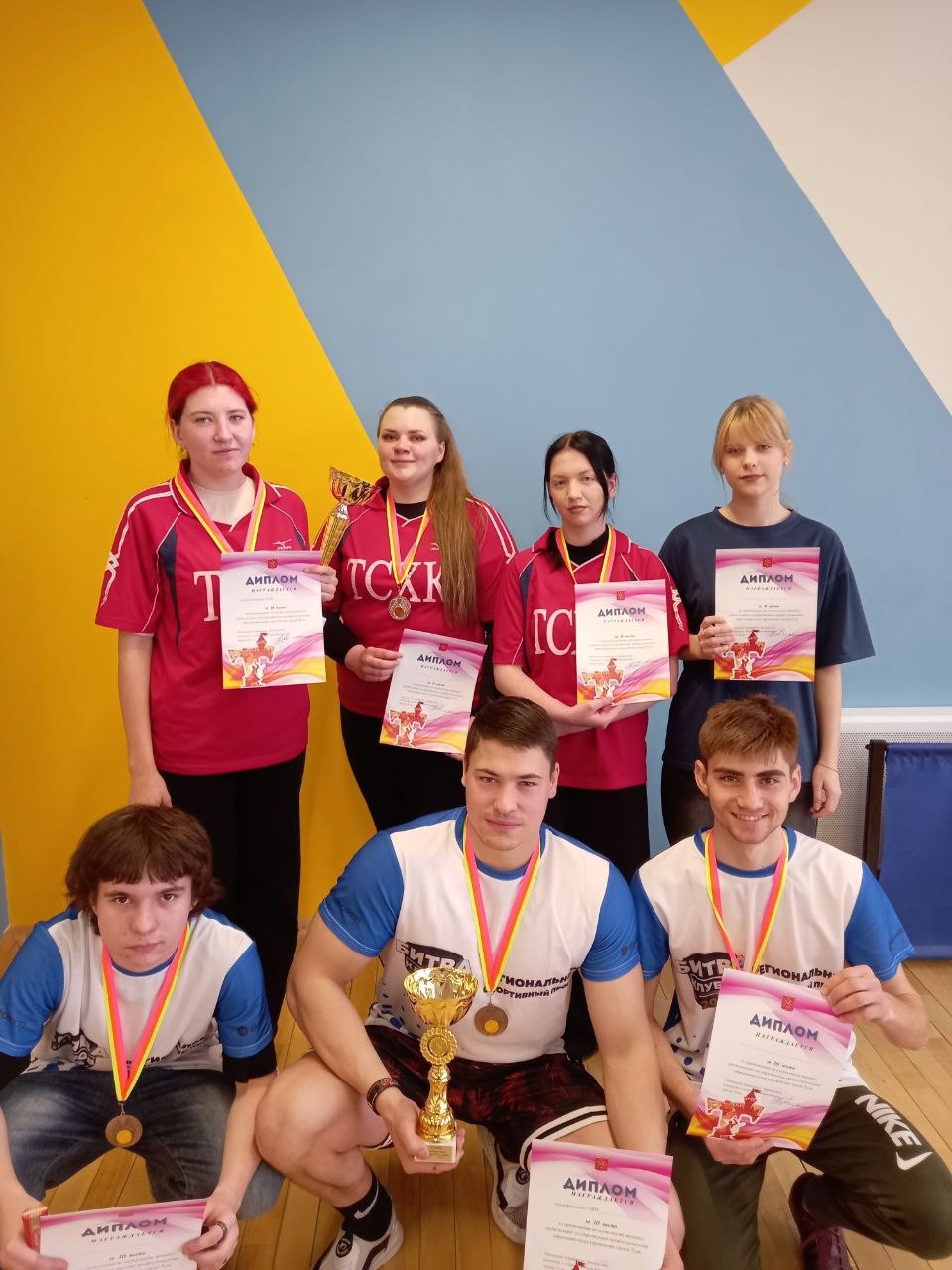 В апреле состоялись соревнования по настольному теннису среди команд юношей и девушек, студентов гос...