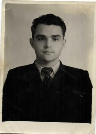 Ишутин Юрий Дмитриевич
 
       ​Юрий Дмитриевич родился 27 марта 1924 года в д.Чебыши, Епифанского ...