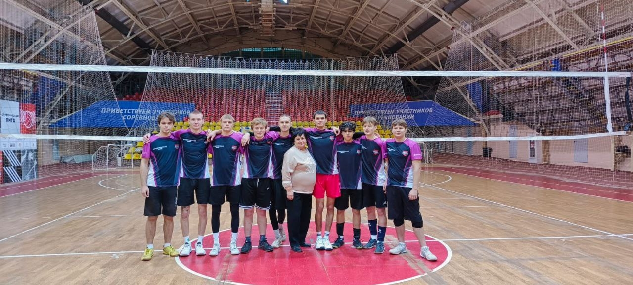 9 декабря в Туле состоялось яркое спортивное событие — прошли соревнования по волейболу среди мужски...