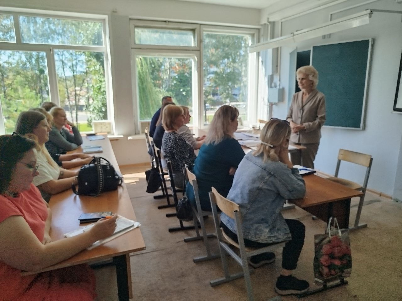 Родительские собрания в колледже - важный старт учебного года.

Собрания для родителей студентов пер...