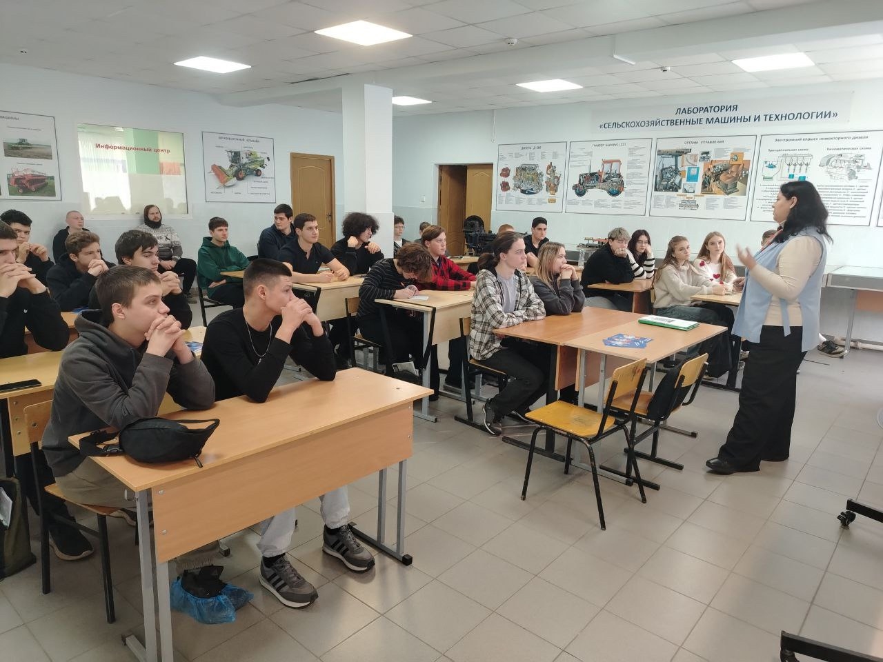 Как правильно вести себя на собеседовании у работодателя, как правильно составить резюме, какие суще...