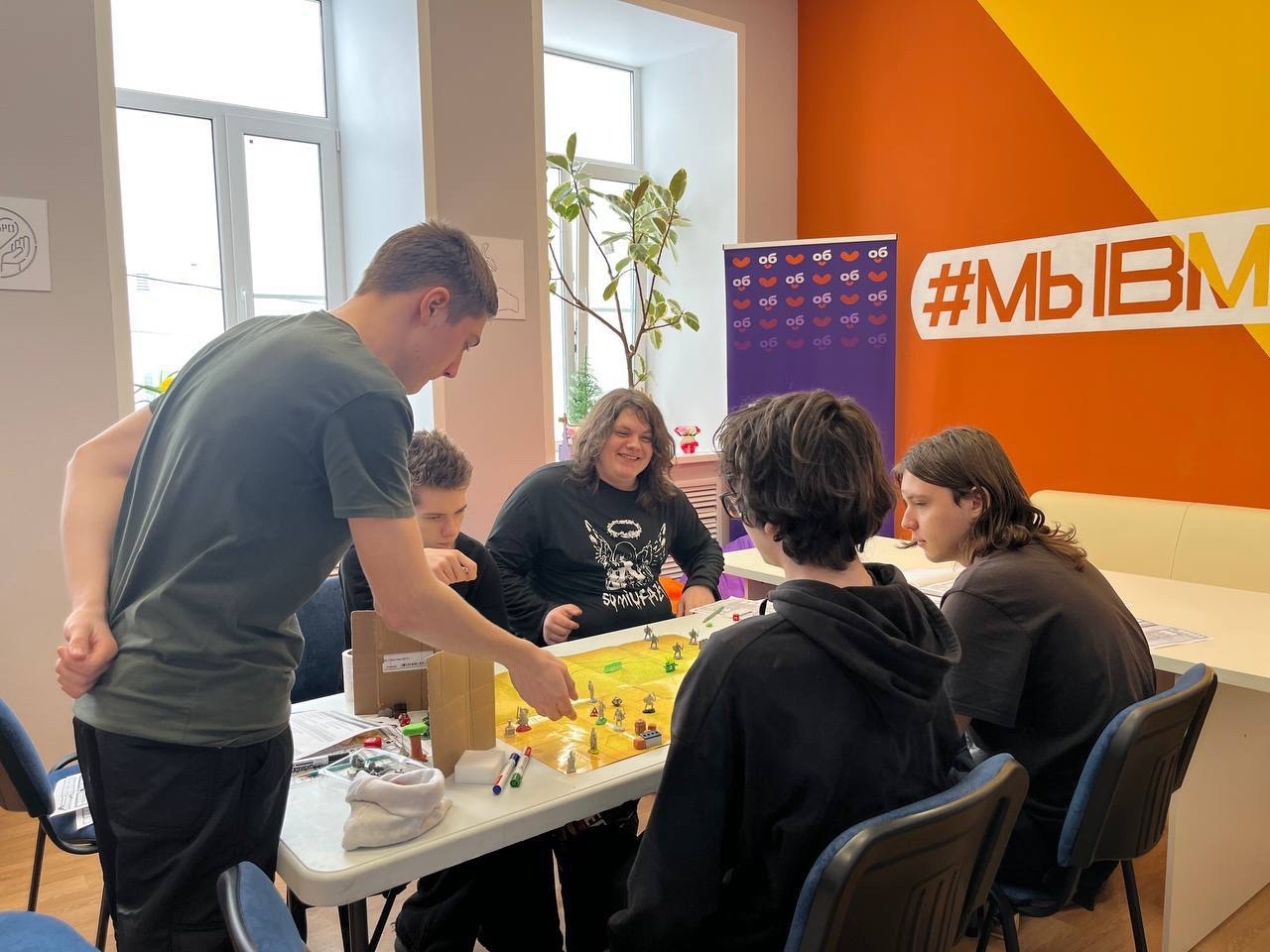 Магия, логика и кубики: «Подземелье драконов» в #ТСХК_Венев! 🎲🐉

Кто сказал, что в колледже только у...