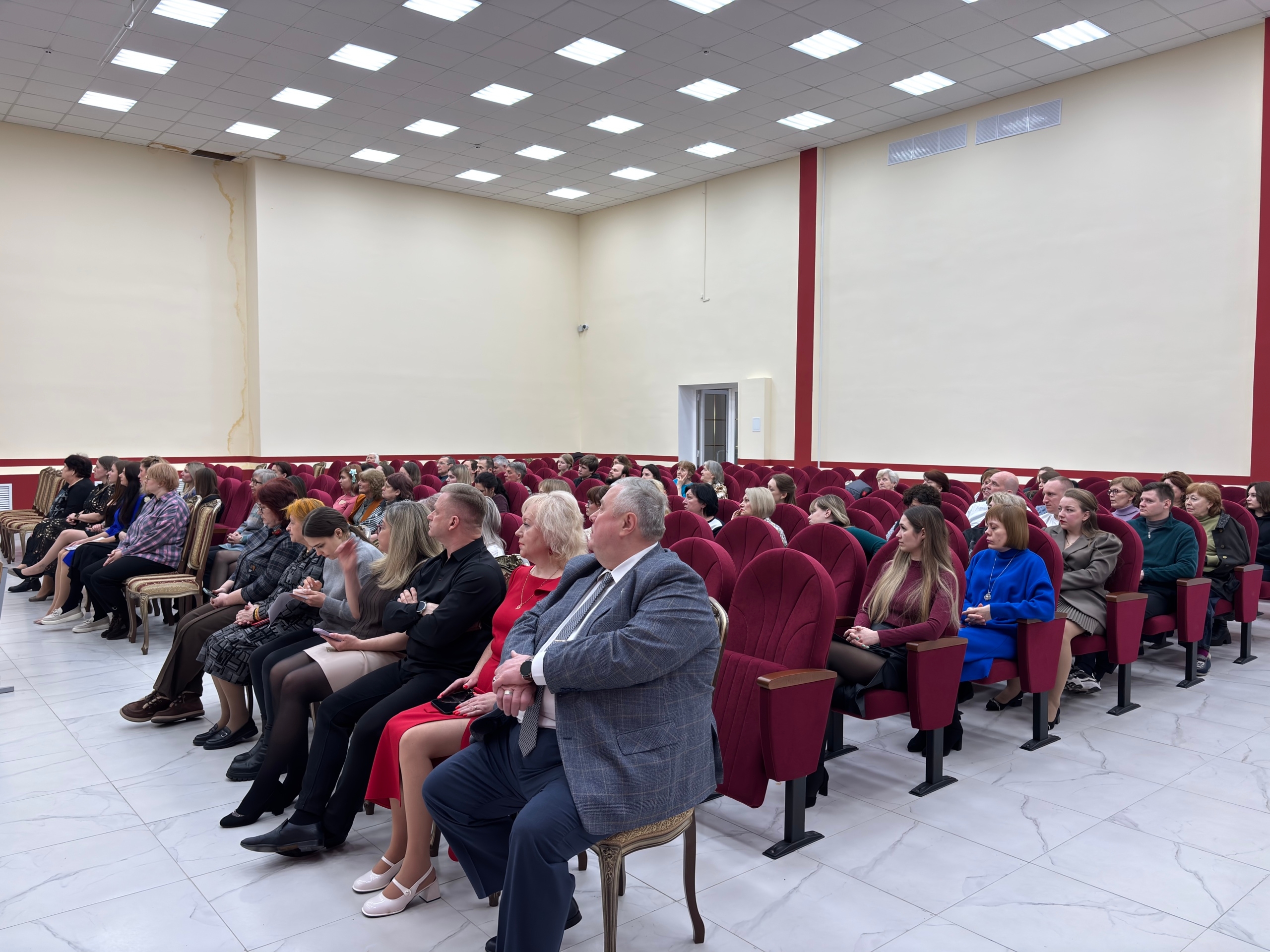 В нашем колледже состоялся праздничный концерт, посвящённый Международному женскому дню.
В этот день...